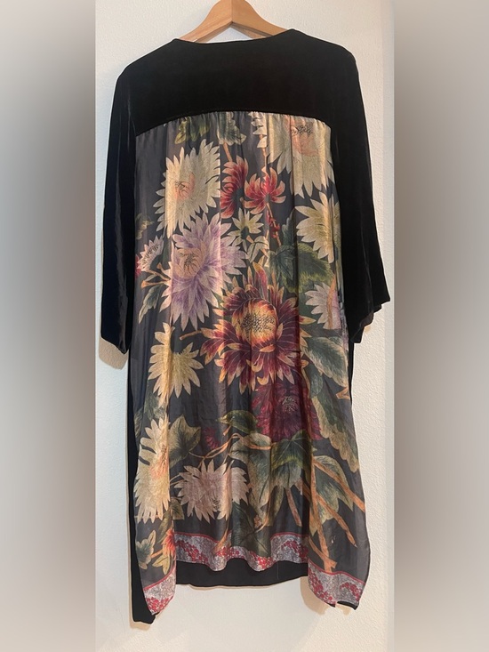 JWLA-johny was Tops - JWLA Johnny Was Mixed Media 3/4 Sleeve black  Velvet Front Silk Back dress Sz XL